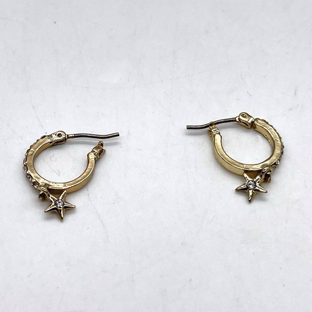 Mini Hoop With Dangling Star decor In Gold Tone and Rhinestone - Picture 4 of 4